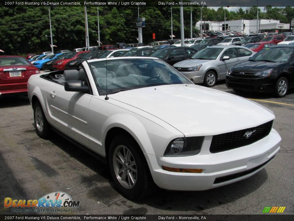 2007 Ford Mustang V6 Deluxe Convertible Performance White / Light Graphite Photo #6