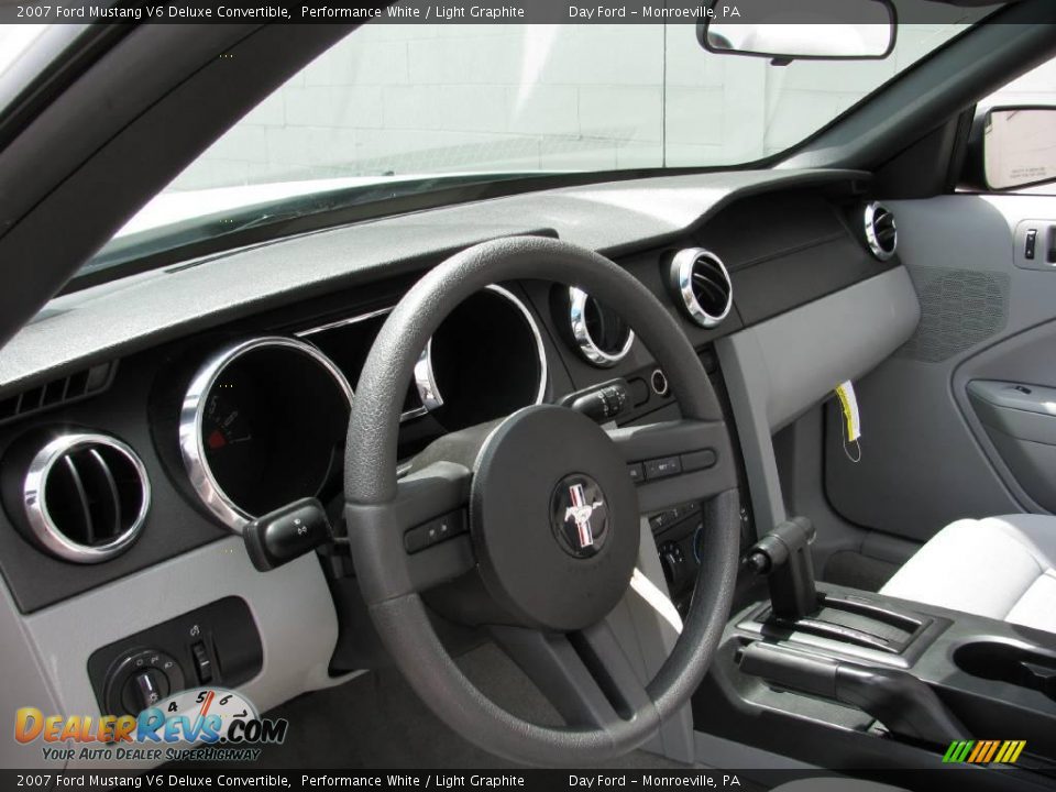 2007 Ford Mustang V6 Deluxe Convertible Performance White / Light Graphite Photo #8