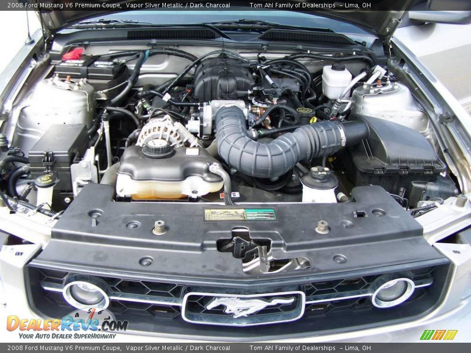 2008 Ford Mustang V6 Premium Coupe Vapor Silver Metallic / Dark Charcoal Photo #13