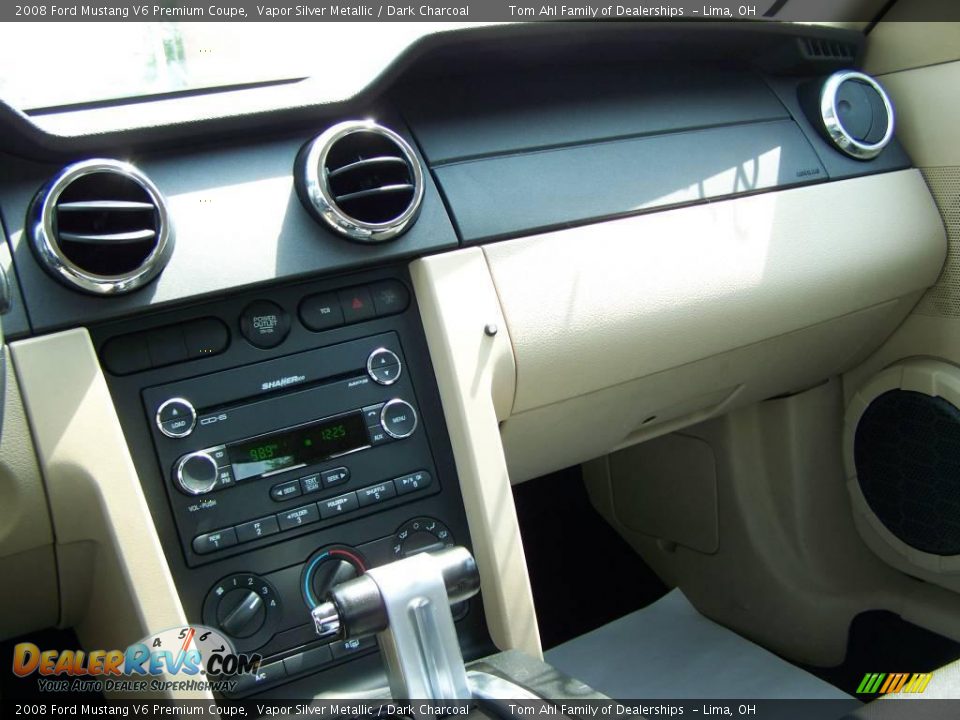 2008 Ford Mustang V6 Premium Coupe Vapor Silver Metallic / Dark Charcoal Photo #16