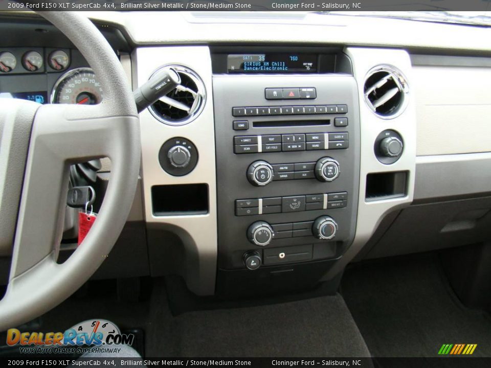 2009 Ford F150 XLT SuperCab 4x4 Brilliant Silver Metallic / Stone/Medium Stone Photo #25
