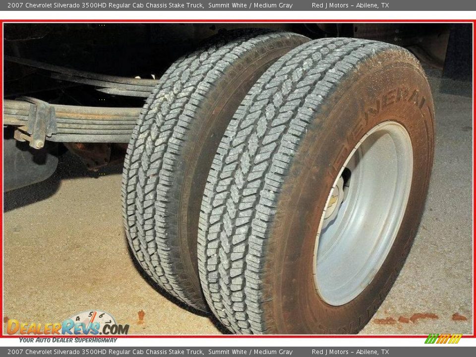 2007 Chevrolet Silverado 3500HD Regular Cab Chassis Stake Truck Summit White / Medium Gray Photo #12