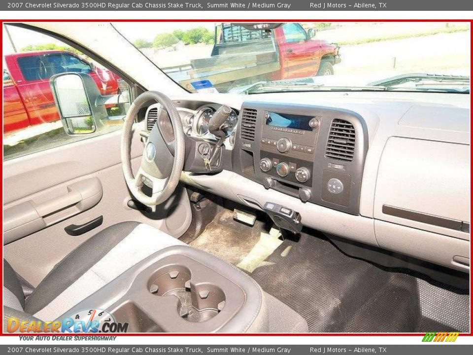 2007 Chevrolet Silverado 3500HD Regular Cab Chassis Stake Truck Summit White / Medium Gray Photo #19