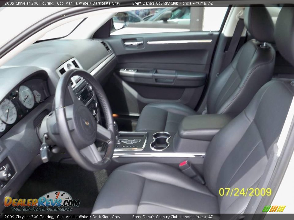 2009 Chrysler 300 Touring Cool Vanilla White / Dark Slate Gray Photo #4