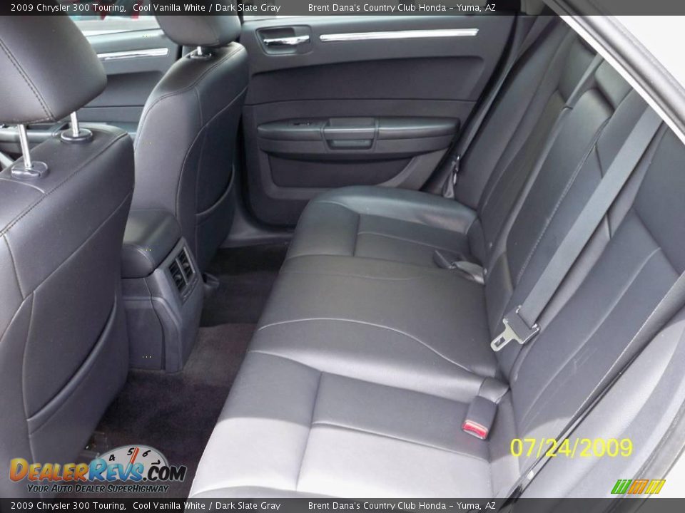 2009 Chrysler 300 Touring Cool Vanilla White / Dark Slate Gray Photo #5