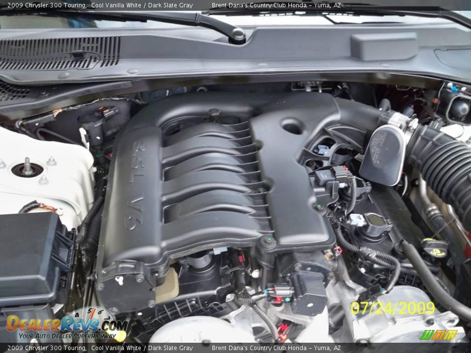 2009 Chrysler 300 Touring Cool Vanilla White / Dark Slate Gray Photo #11