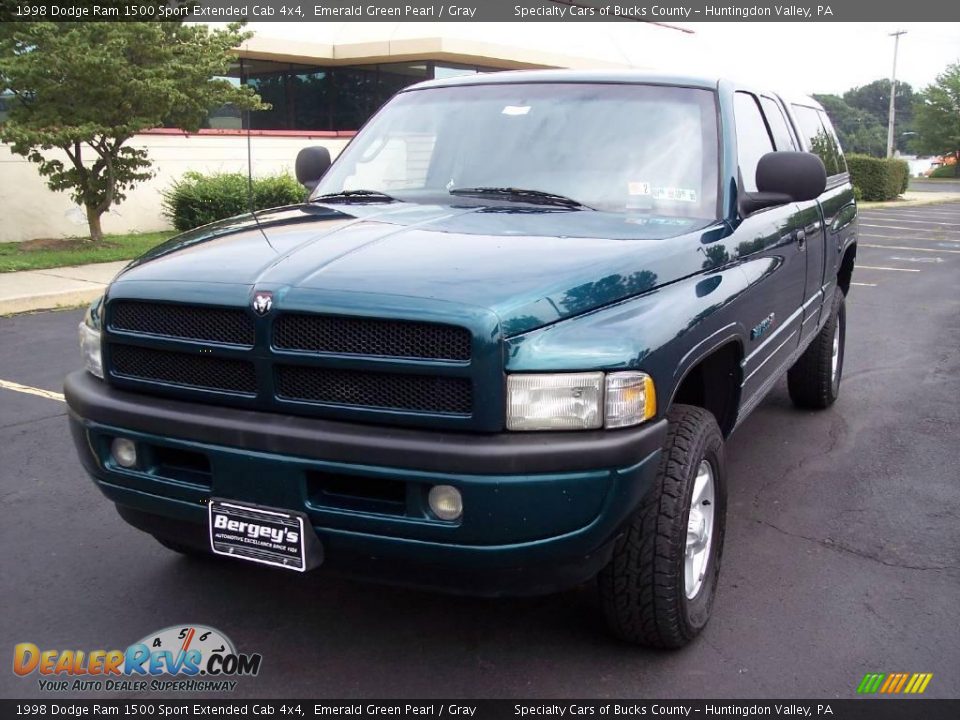 1998 Dodge Ram 1500 Sport Extended Cab 4x4 Emerald Green Pearl / Gray Photo #4