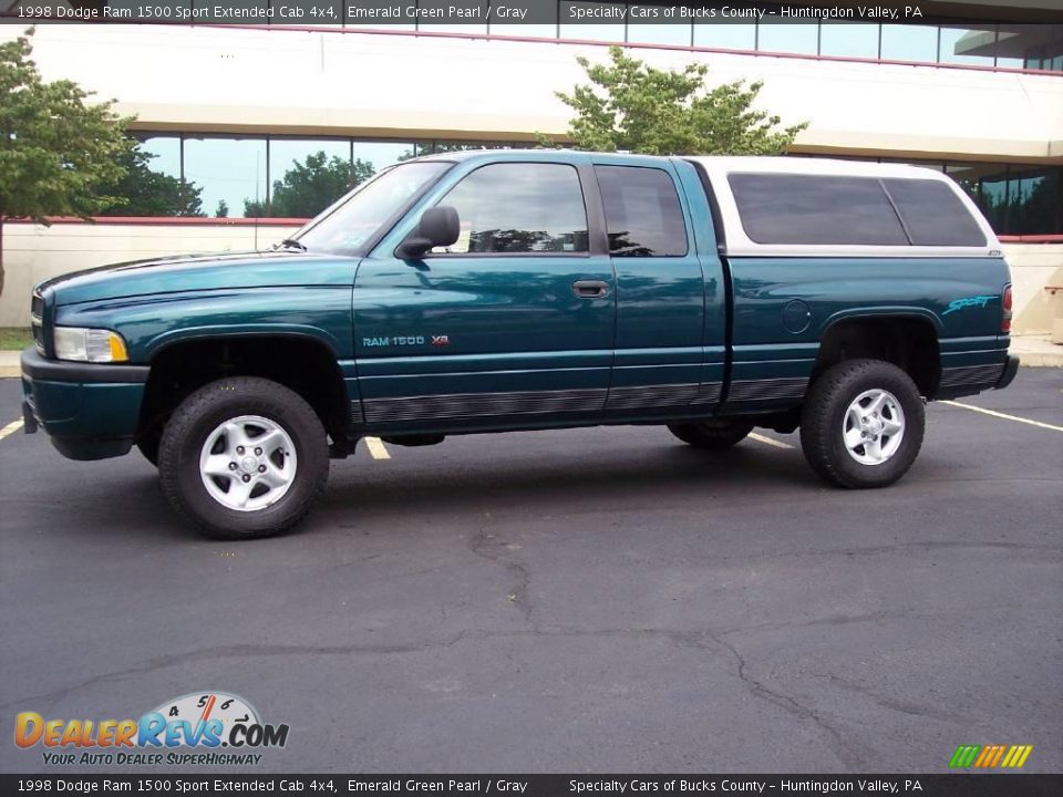 1998 Dodge Ram 1500 Sport Extended Cab 4x4 Emerald Green Pearl / Gray Photo #5