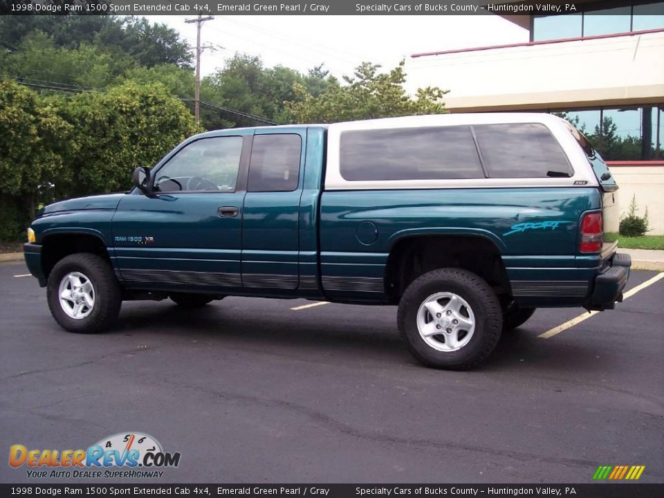 1998 Dodge Ram 1500 Sport Extended Cab 4x4 Emerald Green Pearl / Gray Photo #7