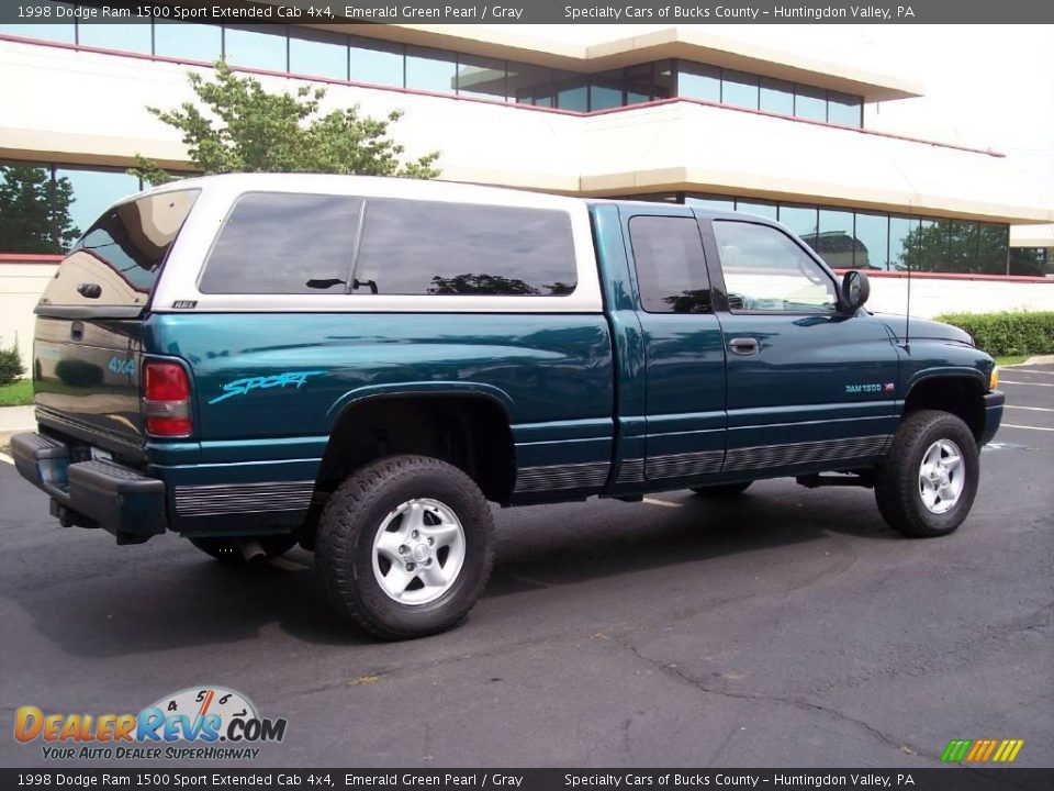 1998 Dodge Ram 1500 Sport Extended Cab 4x4 Emerald Green Pearl / Gray Photo #16