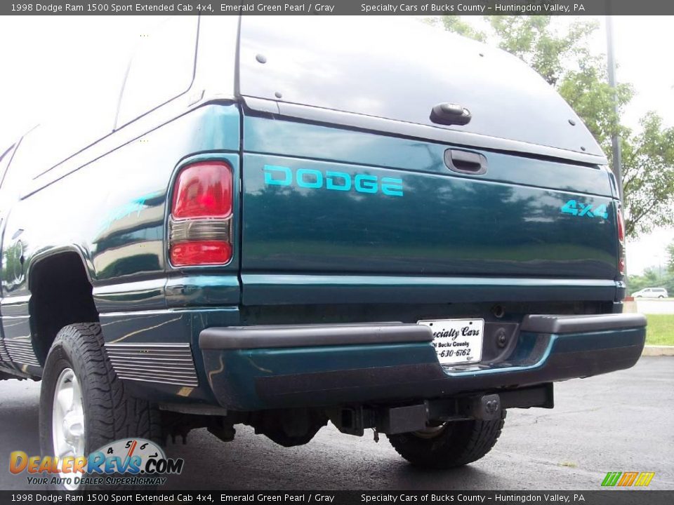 1998 Dodge Ram 1500 Sport Extended Cab 4x4 Emerald Green Pearl / Gray Photo #21