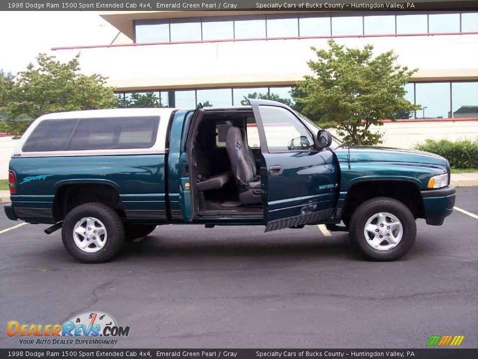 1998 Dodge Ram 1500 Sport Extended Cab 4x4 Emerald Green Pearl / Gray Photo #22