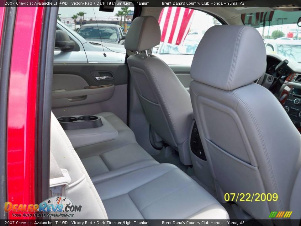 2007 Chevrolet Avalanche LT 4WD Victory Red / Dark Titanium/Light Titanium Photo #3