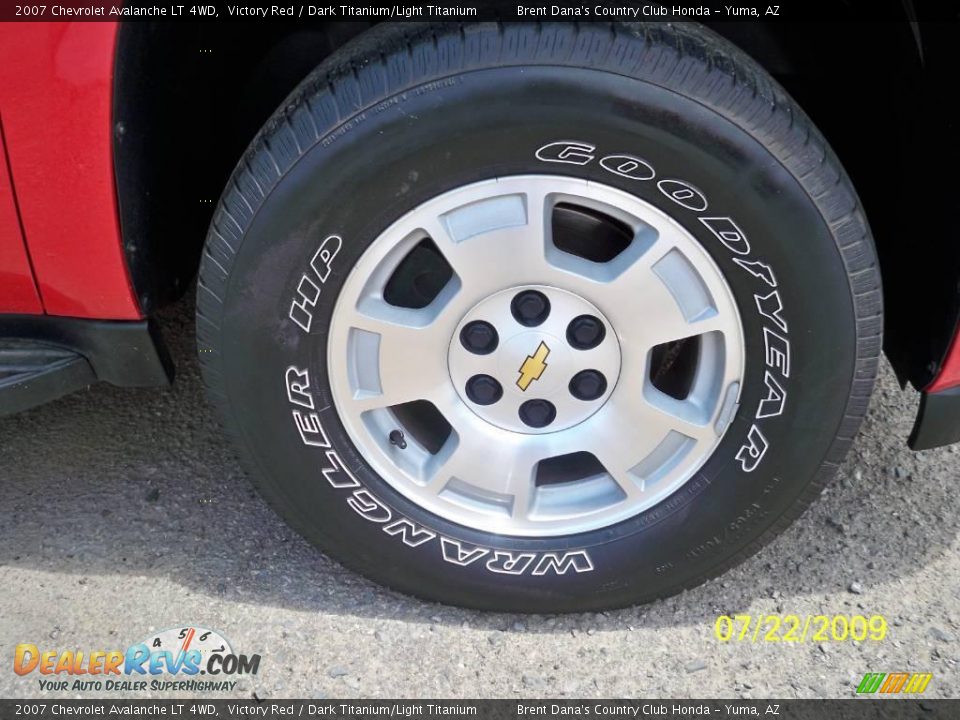2007 Chevrolet Avalanche LT 4WD Victory Red / Dark Titanium/Light Titanium Photo #4