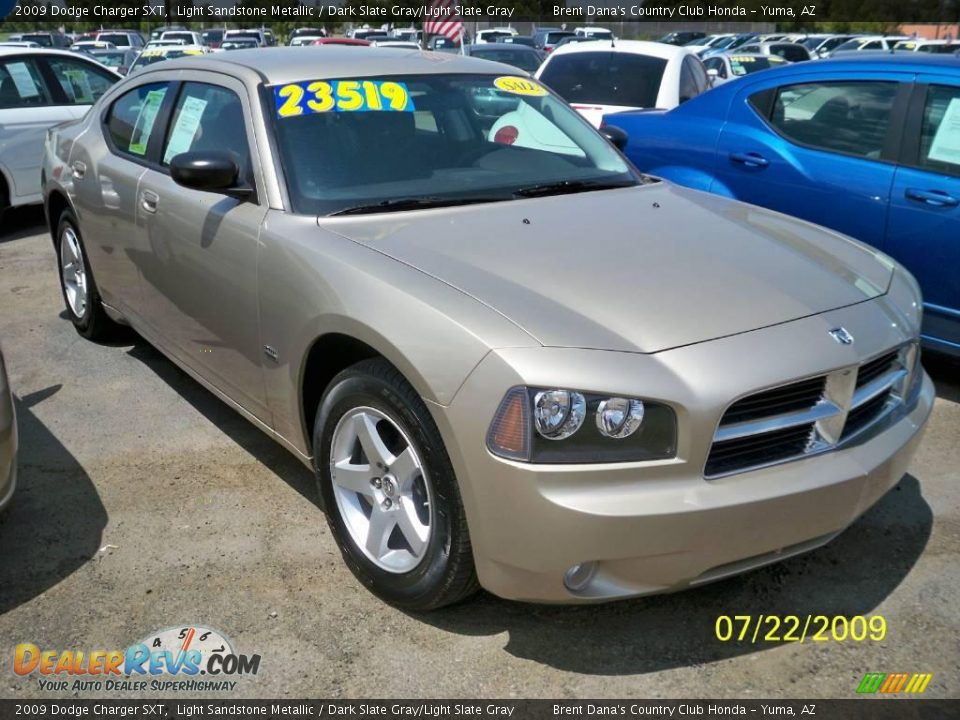 2009 Dodge Charger SXT Light Sandstone Metallic / Dark Slate Gray/Light Slate Gray Photo #2
