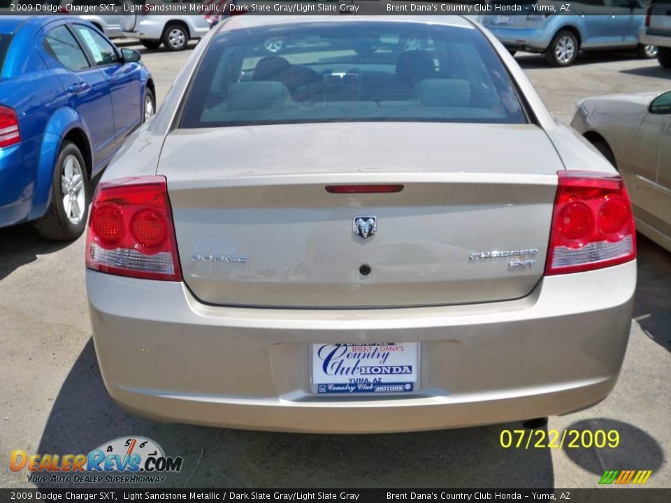 2009 Dodge Charger SXT Light Sandstone Metallic / Dark Slate Gray/Light Slate Gray Photo #4