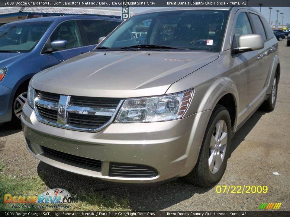 2009 Dodge Charger SXT Light Sandstone Metallic / Dark Slate Gray/Light Slate Gray Photo #5