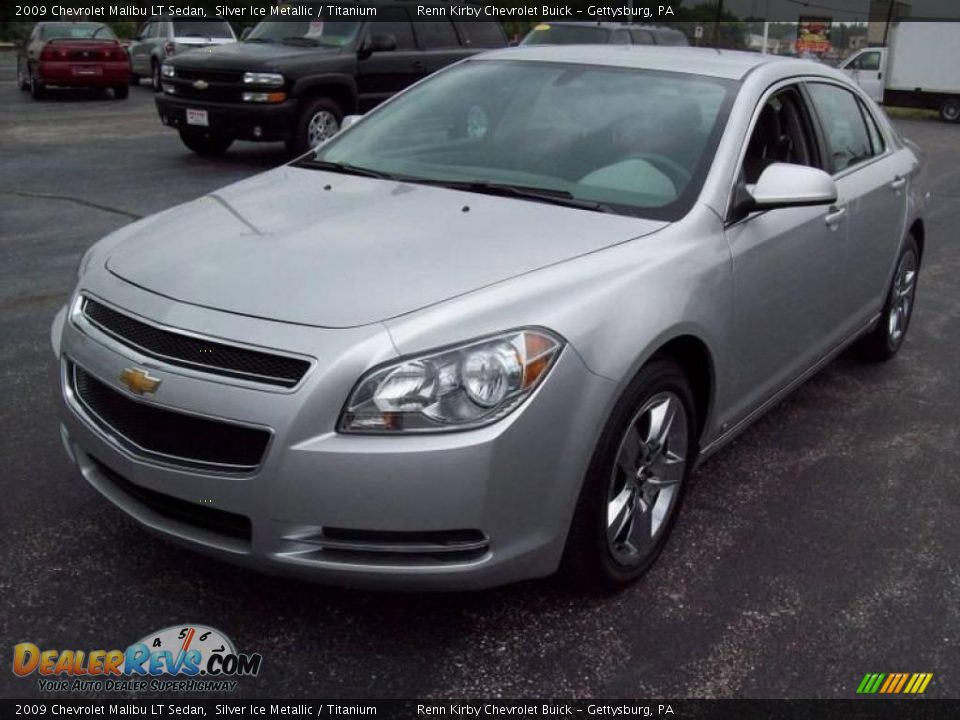 2009 Chevrolet Malibu LT Sedan Silver Ice Metallic / Titanium Photo #2