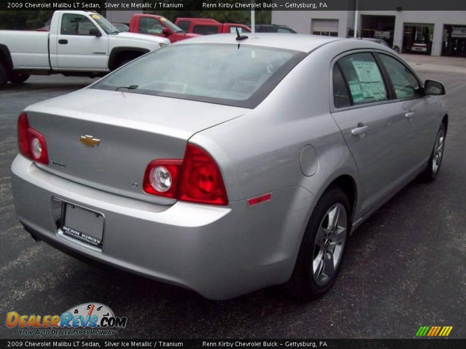 2009 Chevrolet Malibu LT Sedan Silver Ice Metallic / Titanium Photo #3