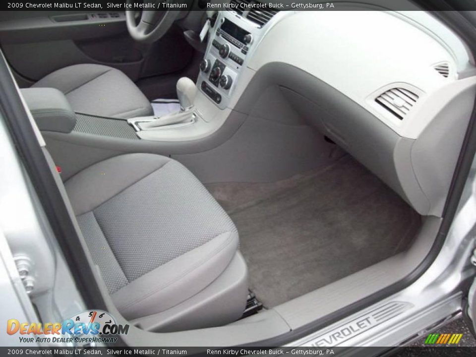 2009 Chevrolet Malibu LT Sedan Silver Ice Metallic / Titanium Photo #13