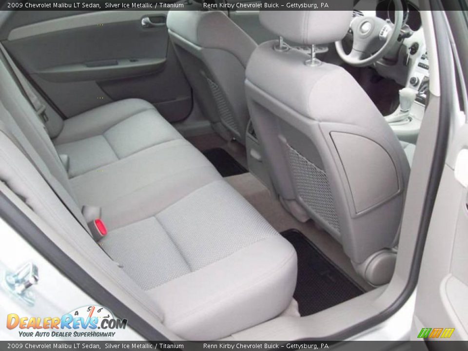 2009 Chevrolet Malibu LT Sedan Silver Ice Metallic / Titanium Photo #23