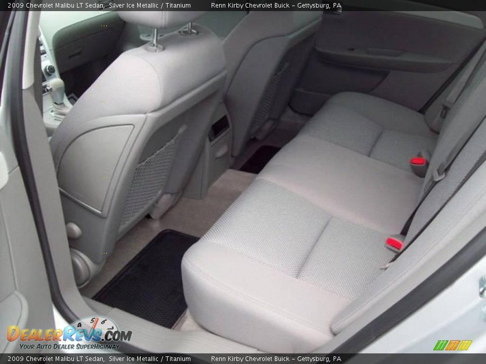 2009 Chevrolet Malibu LT Sedan Silver Ice Metallic / Titanium Photo #24
