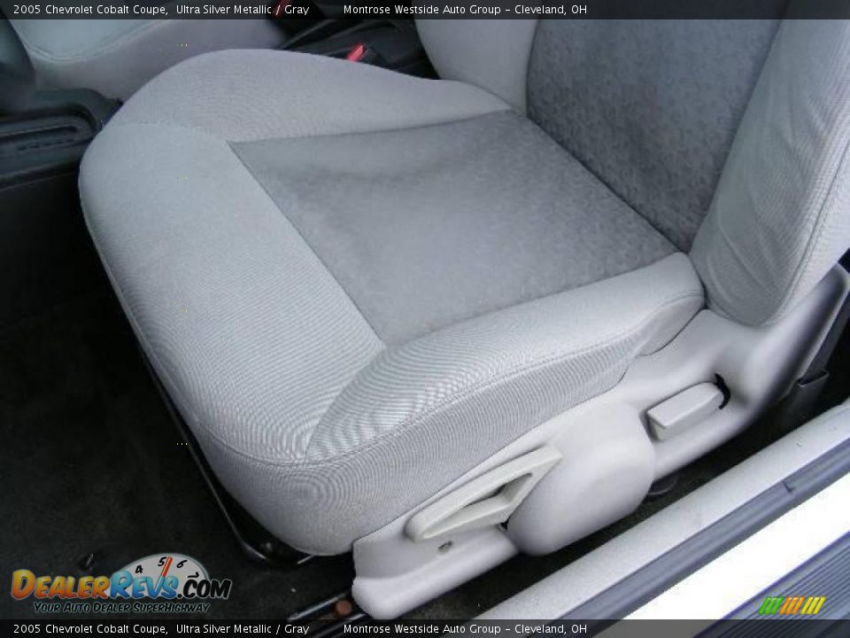 2005 Chevrolet Cobalt Coupe Ultra Silver Metallic / Gray Photo #10
