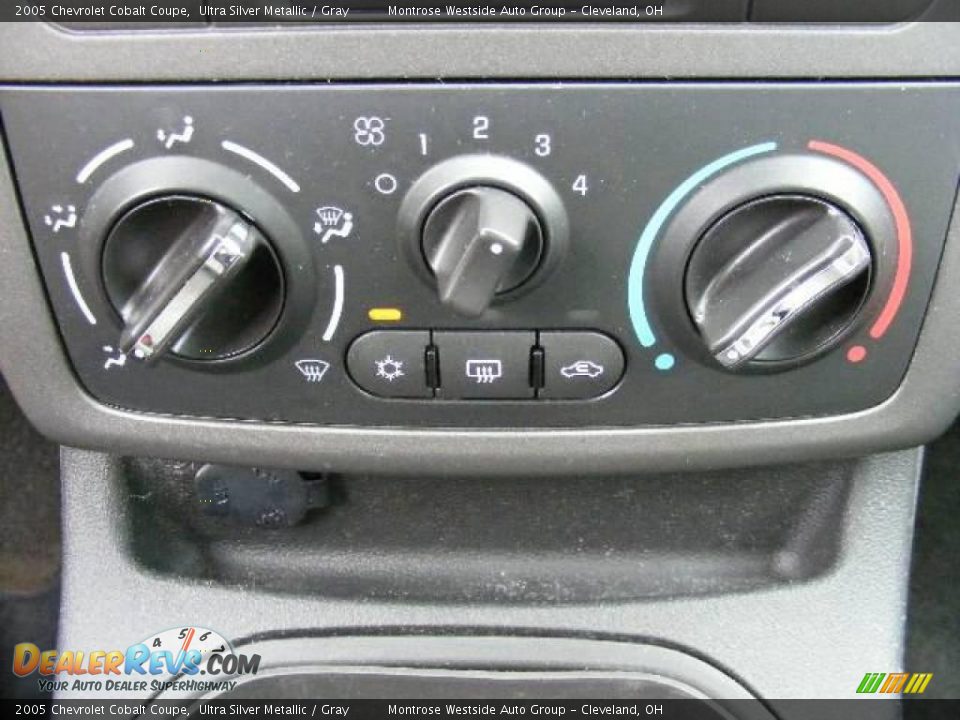 2005 Chevrolet Cobalt Coupe Ultra Silver Metallic / Gray Photo #21