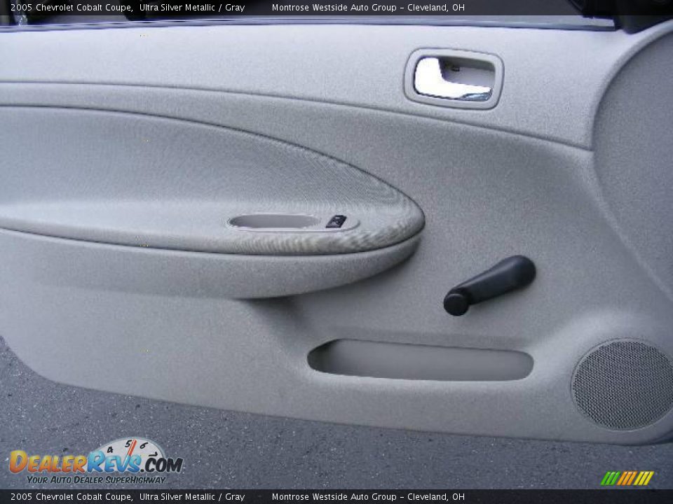 2005 Chevrolet Cobalt Coupe Ultra Silver Metallic / Gray Photo #24