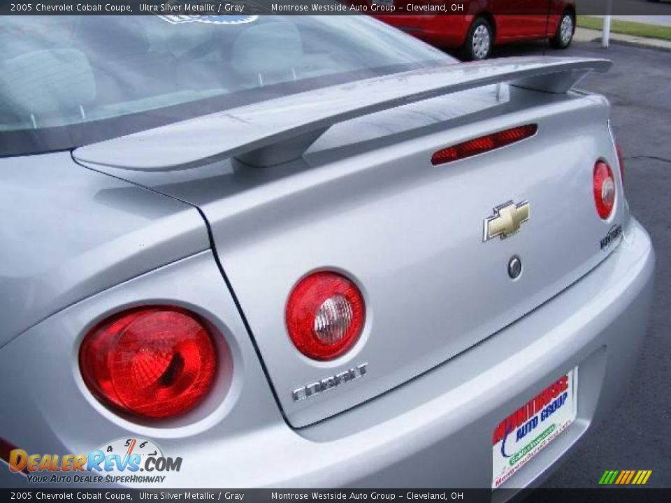 2005 Chevrolet Cobalt Coupe Ultra Silver Metallic / Gray Photo #26