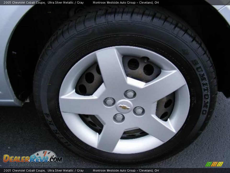 2005 Chevrolet Cobalt Coupe Ultra Silver Metallic / Gray Photo #27