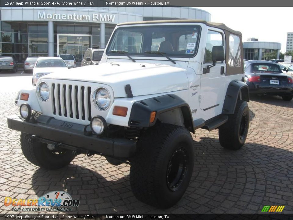 1997 Jeep Wrangler Sport 4x4 Stone White / Tan Photo #2