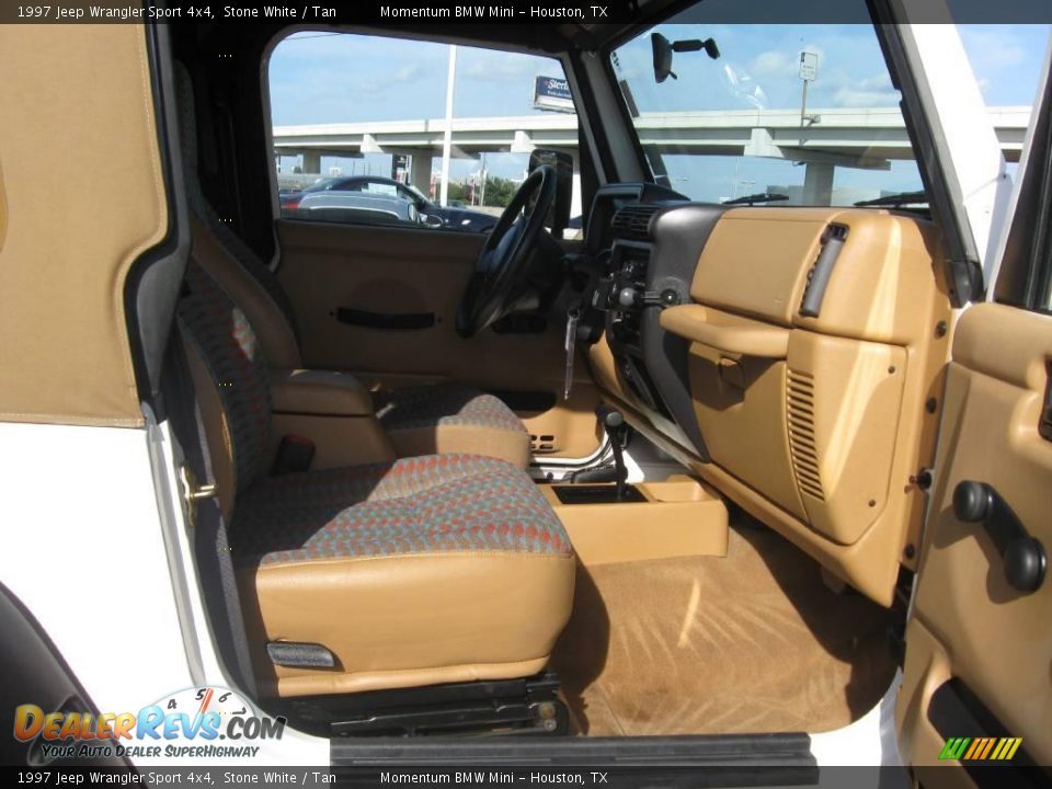 1997 Jeep Wrangler Sport 4x4 Stone White / Tan Photo #12