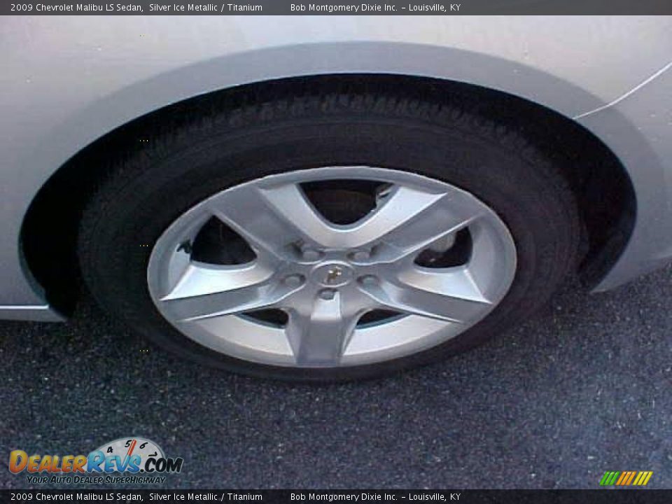 2009 Chevrolet Malibu LS Sedan Silver Ice Metallic / Titanium Photo #4