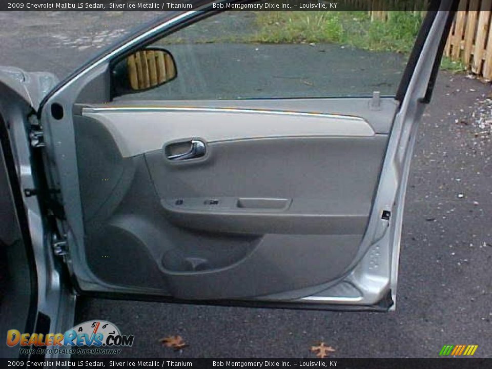2009 Chevrolet Malibu LS Sedan Silver Ice Metallic / Titanium Photo #6