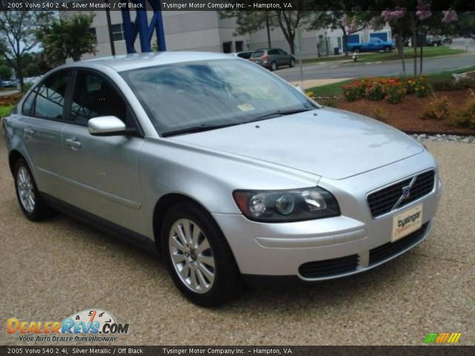 2005 Volvo S40 2.4i Silver Metallic / Off Black Photo #6