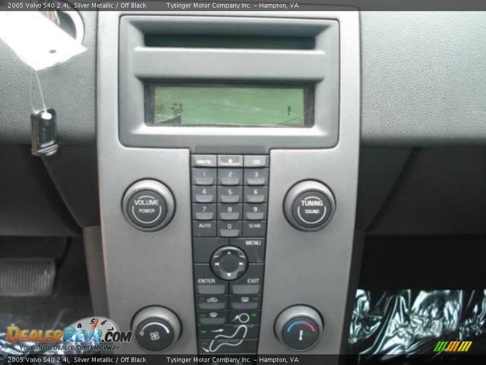 2005 Volvo S40 2.4i Silver Metallic / Off Black Photo #10