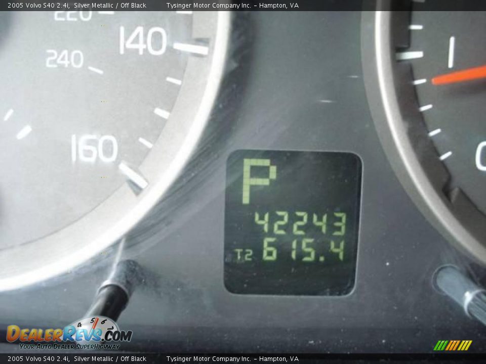 2005 Volvo S40 2.4i Silver Metallic / Off Black Photo #11