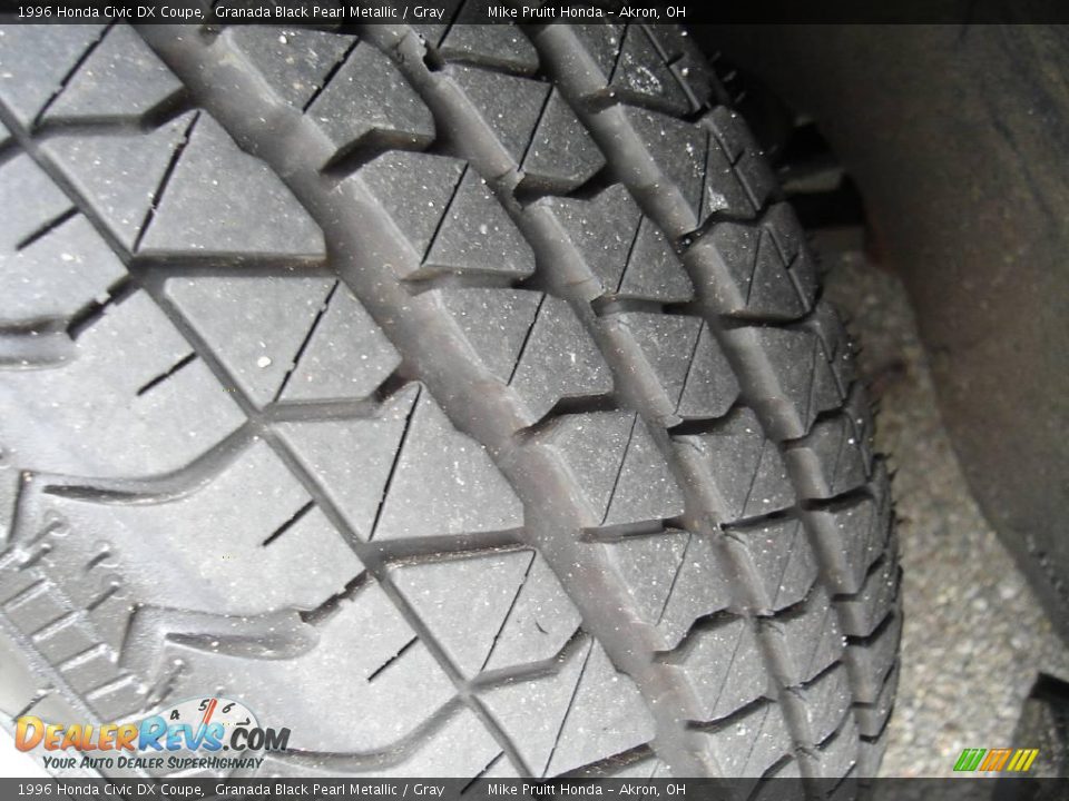 1996 Honda Civic DX Coupe Granada Black Pearl Metallic / Gray Photo #10