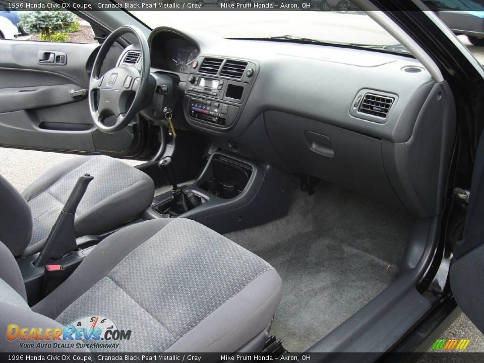 1996 Honda Civic DX Coupe Granada Black Pearl Metallic / Gray Photo #18