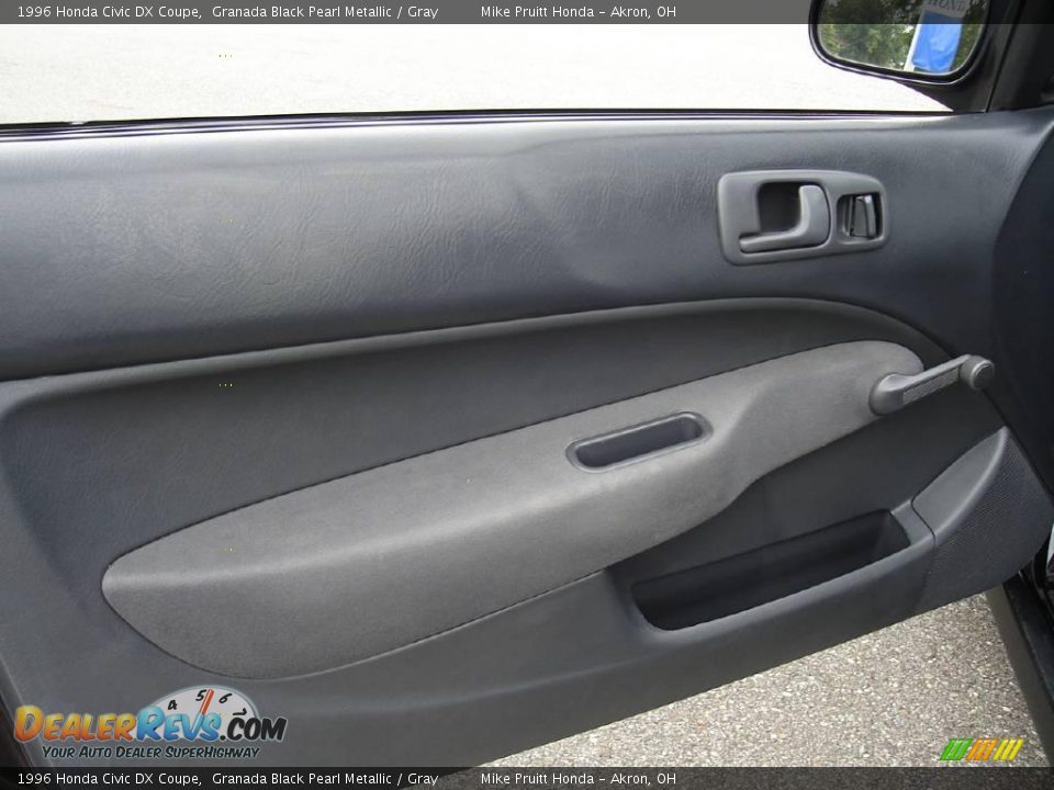 1996 Honda Civic DX Coupe Granada Black Pearl Metallic / Gray Photo #19