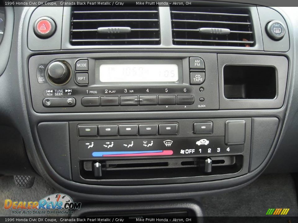 1996 Honda Civic DX Coupe Granada Black Pearl Metallic / Gray Photo #23