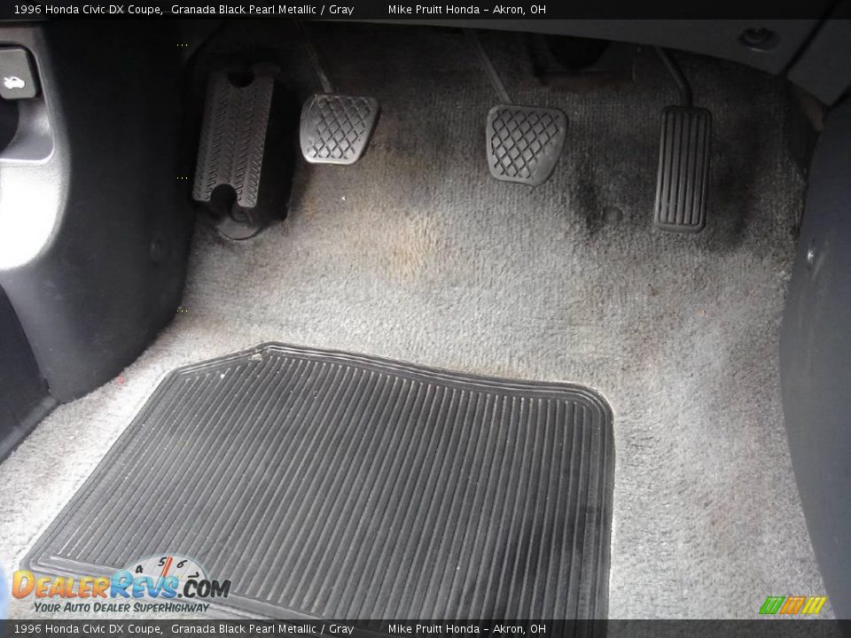 1996 Honda Civic DX Coupe Granada Black Pearl Metallic / Gray Photo #27