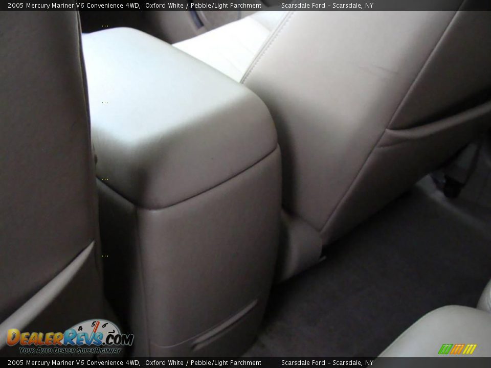 2005 Mercury Mariner V6 Convenience 4WD Oxford White / Pebble/Light Parchment Photo #22