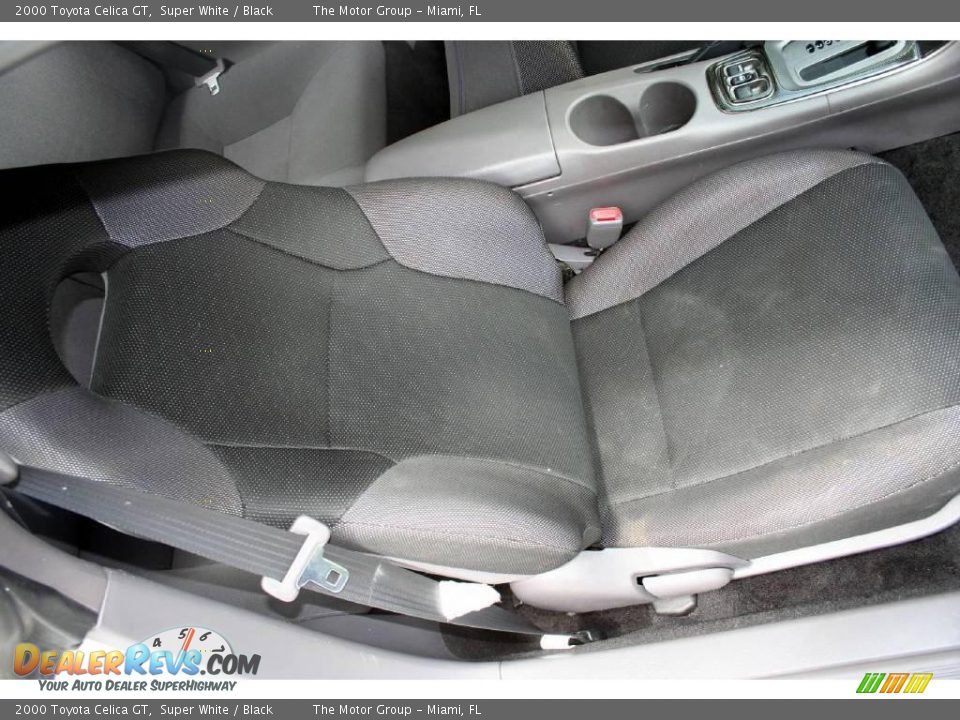 2000 Toyota Celica GT Super White / Black Photo #32