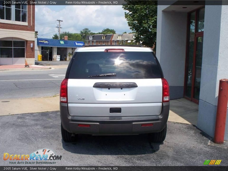 2005 Saturn VUE Silver Nickel / Gray Photo #5
