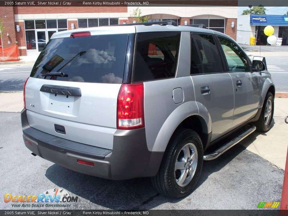 2005 Saturn VUE Silver Nickel / Gray Photo #7