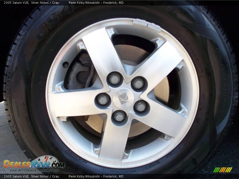 2005 Saturn VUE Silver Nickel / Gray Photo #8