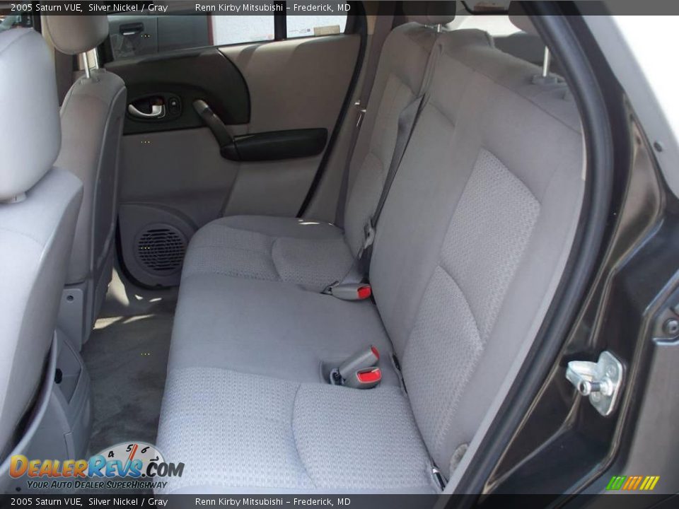 2005 Saturn VUE Silver Nickel / Gray Photo #11