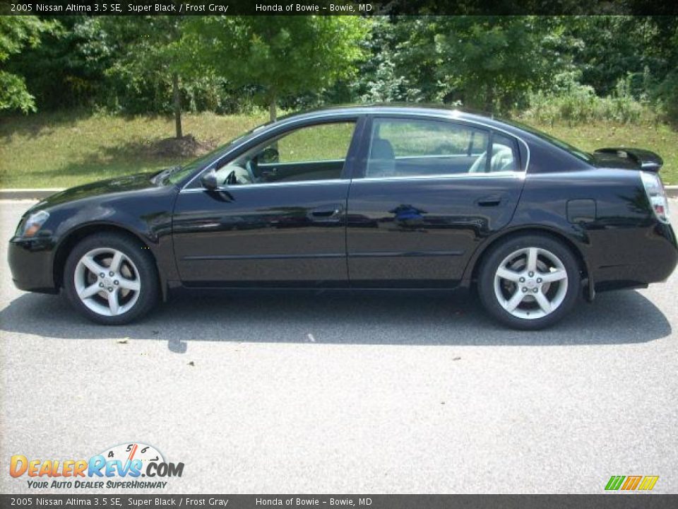 2005 Nissan Altima 3.5 SE Super Black / Frost Gray Photo #6